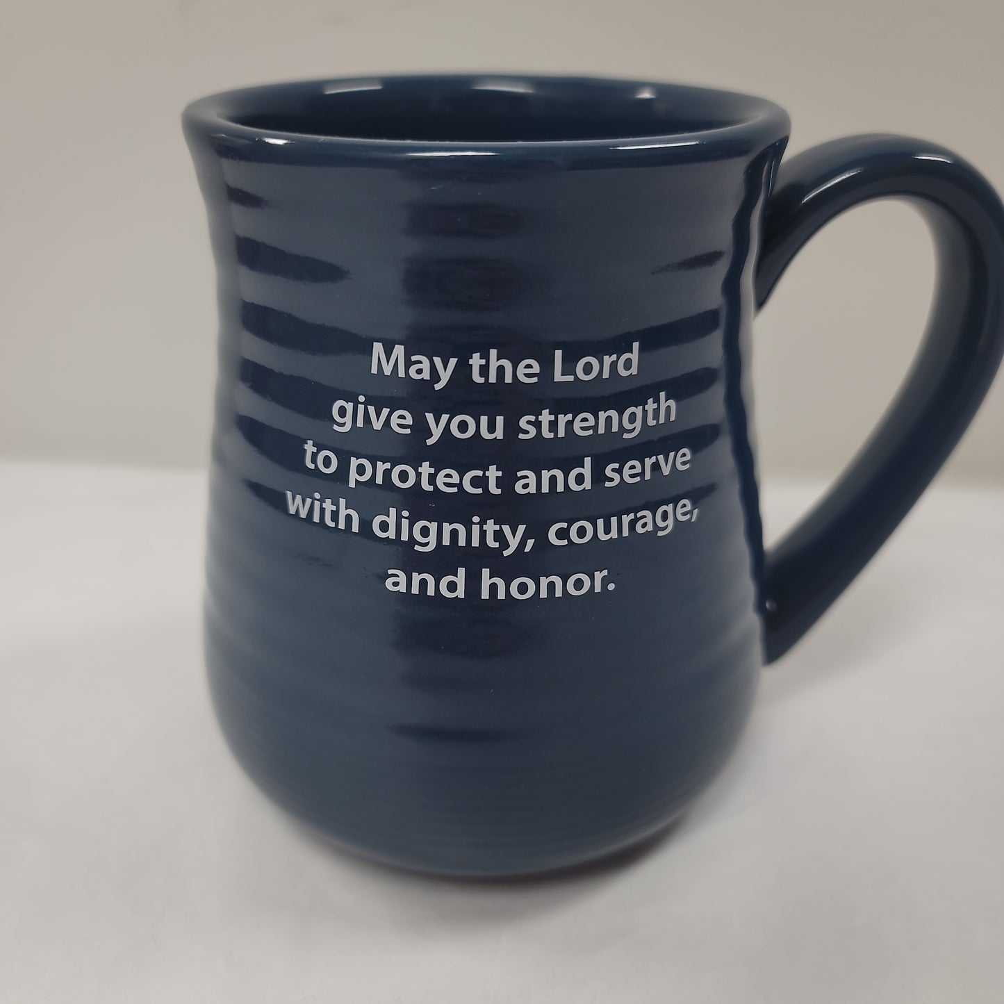 POLICE OFFICER POTTERY MUG-7141