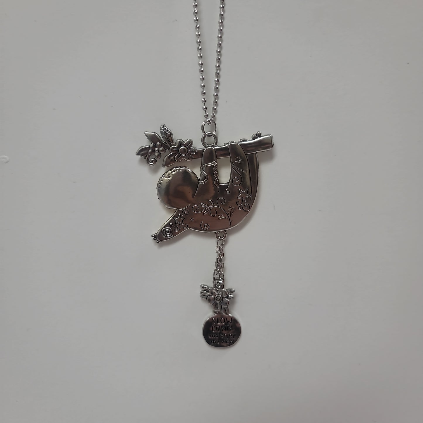 SLOTH/SLOW DOWN CAR CHARM-8080