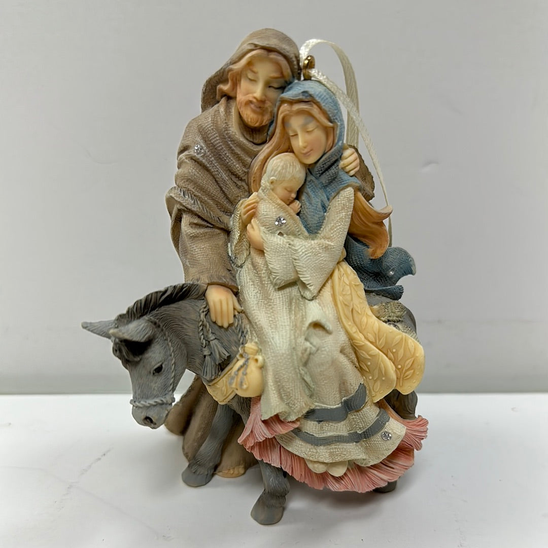 HOLY FAMILY ORNAMENT-8557