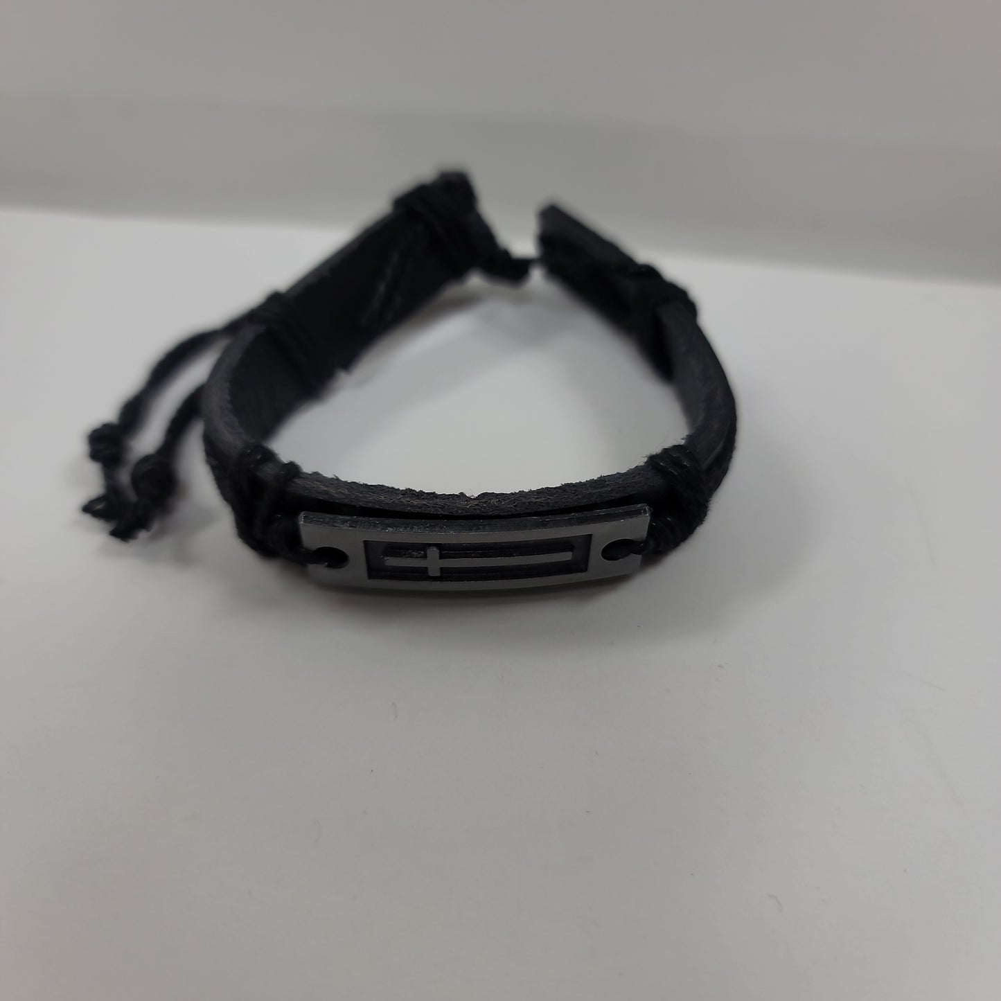 LEATHER BRAC/CROSS-9558