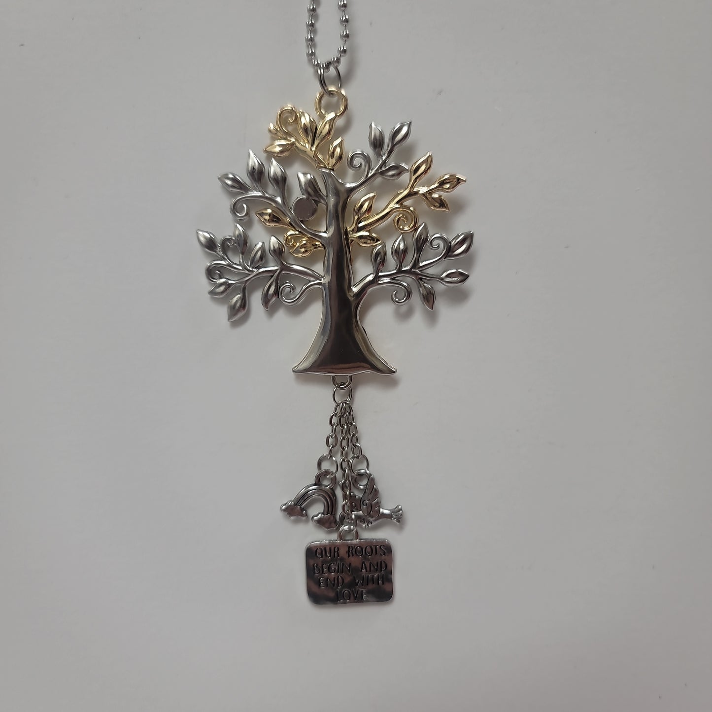 TREE/OUR ROOTS CAR CHARM-8011