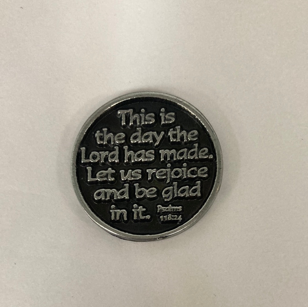 ONE DAY AT A TIME POCKET TOKEN-8346