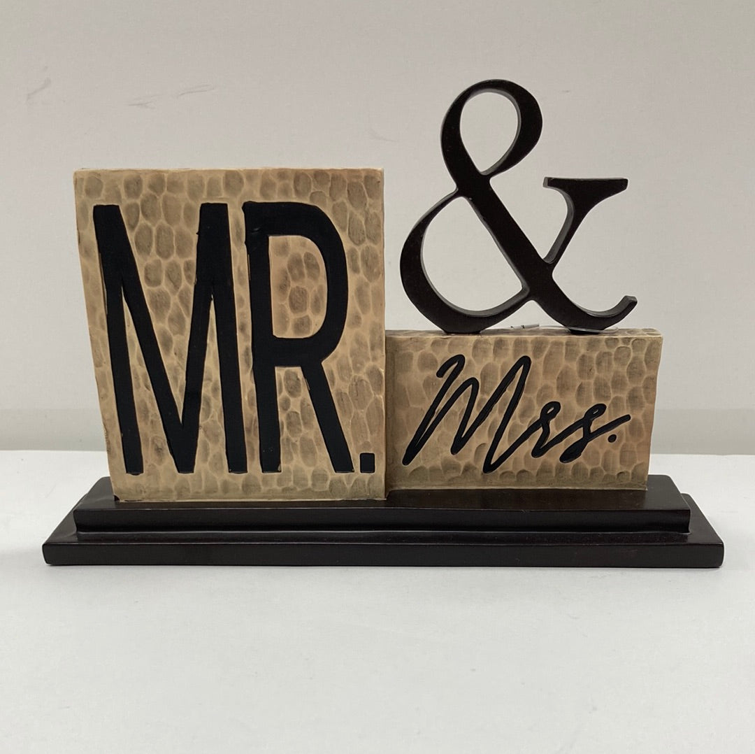 MR AND MRS TABLETOP FIGURE-3013