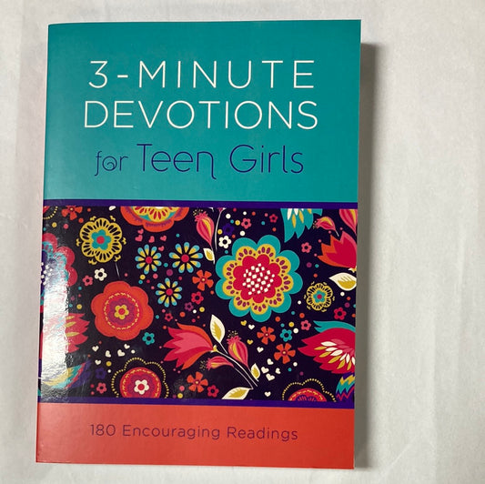 3 MIN DEVOTIONS FOR TEEN GIRLS-8564
