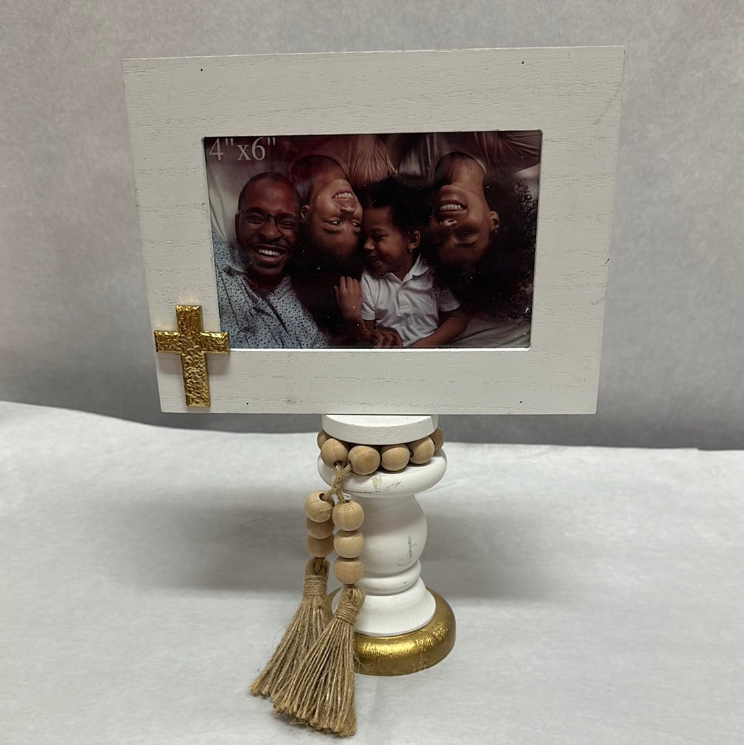 GOLDEN FAITH FRAME/PED/BEADS-7348