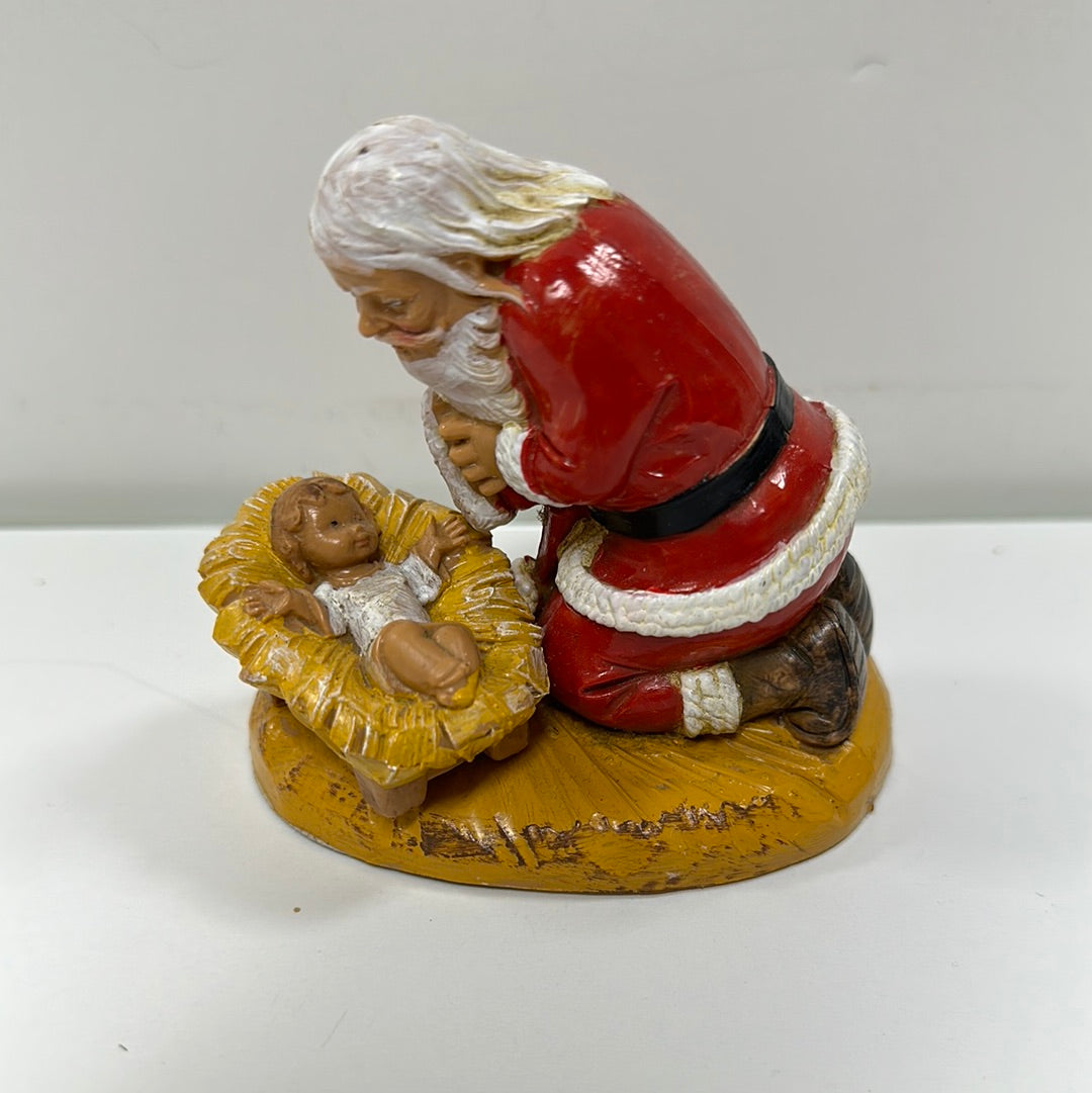 KNEELING SANTA-0150