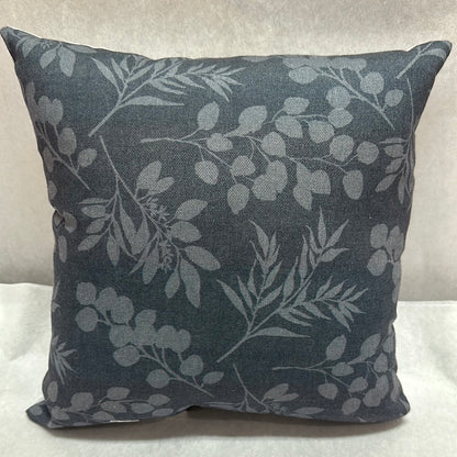 BUNNY TRAIL PILLOW-1852